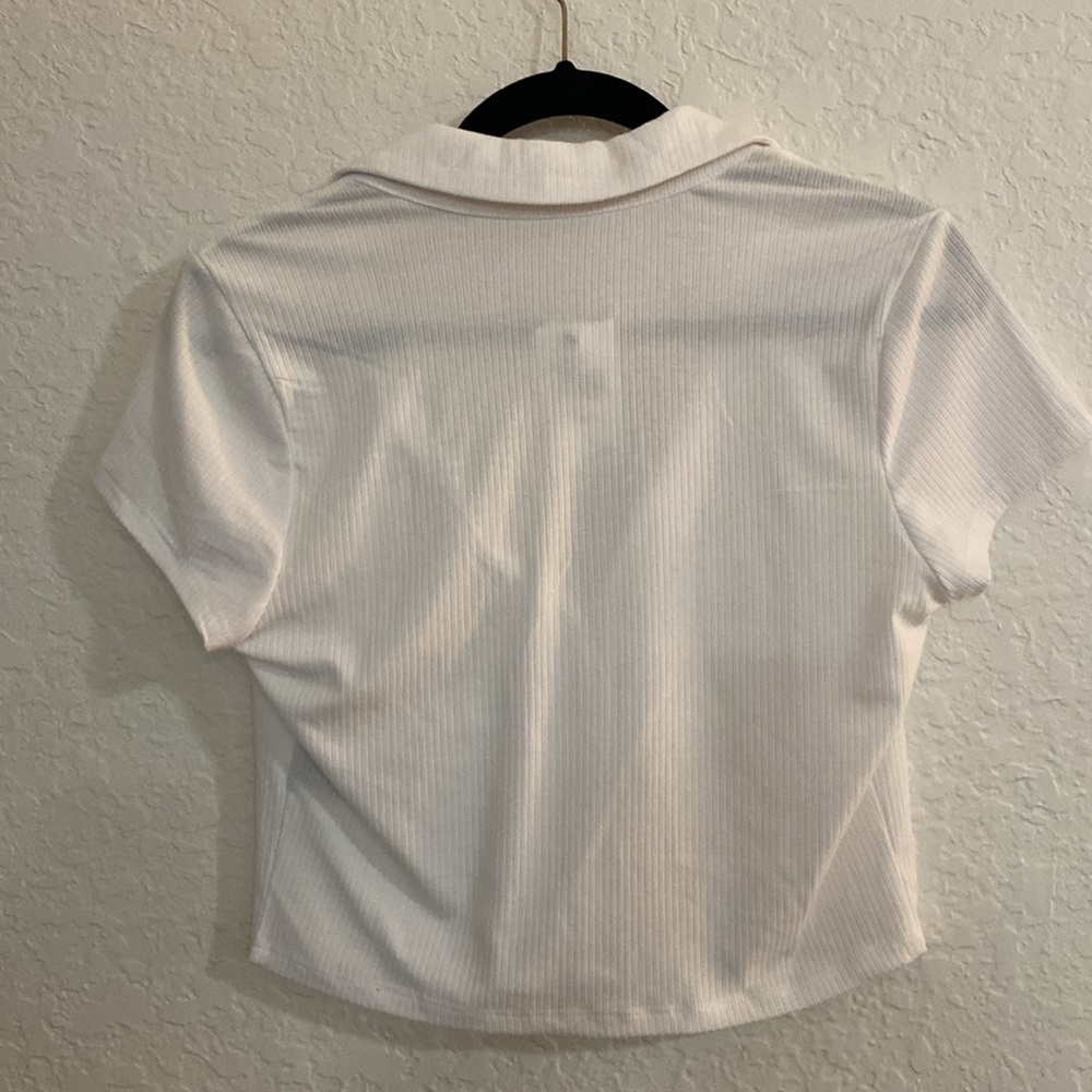 White crop collared button down short sleeve - Picture 4 of 5